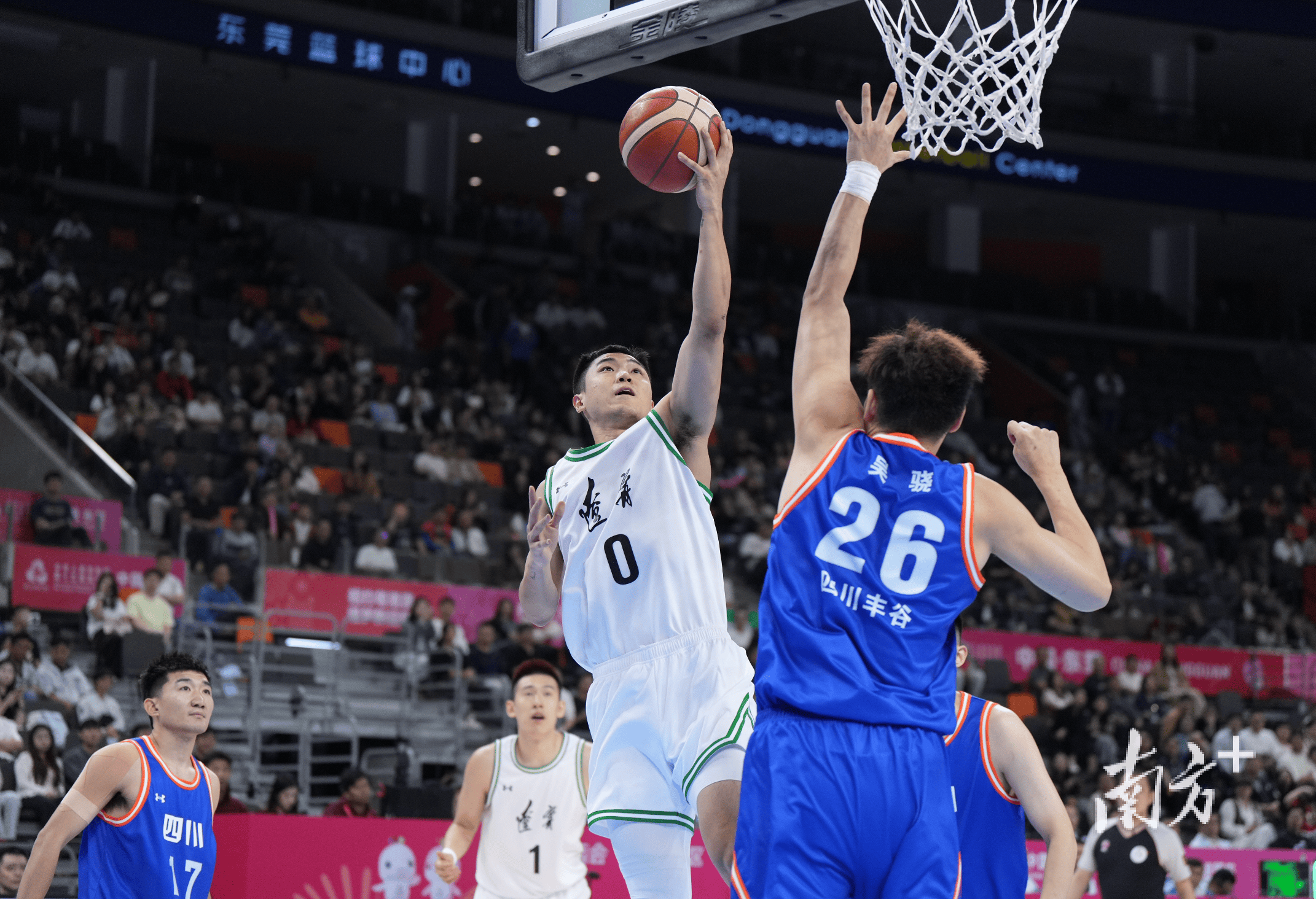 集结日CBA季后赛传出新动向，深圳男篮篮板制胜，管理层表态——气氛紧张，心理建设被强调的简单介绍