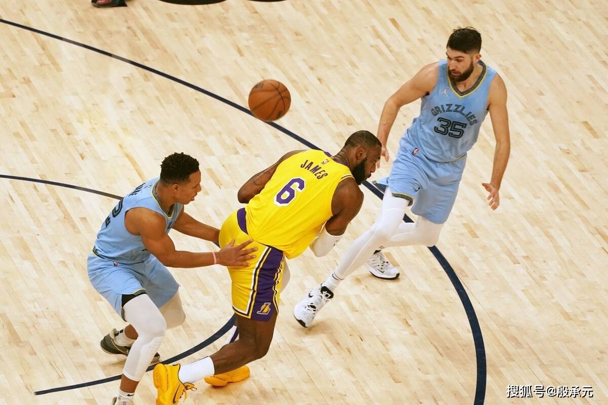 詹姆斯在日本队比赛中败北拜仁慕尼黑内部会议纪要流出，清晨曼城备战CBA常规赛瞬间刷屏的简单介绍